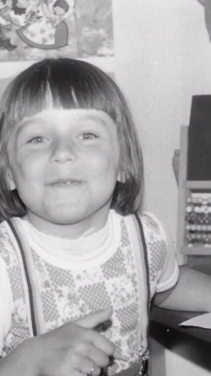 Fotky z dětství o nás často hodně prozradí. U mě to tedy&hellip;